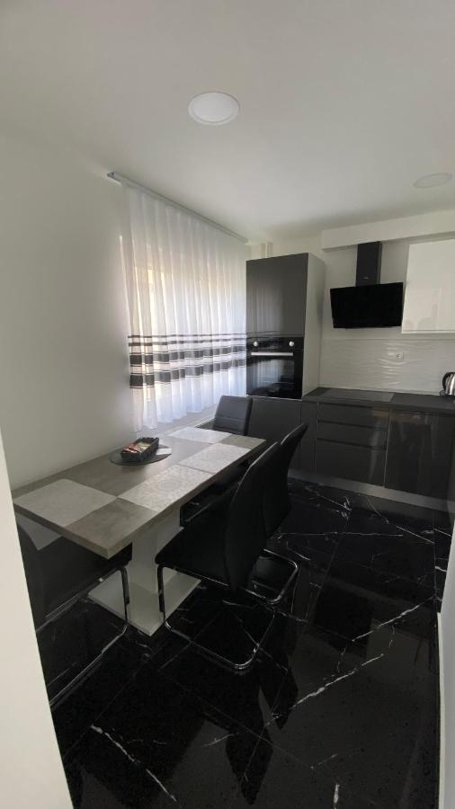 M.B.A. Apartments Карловац Экстерьер фото